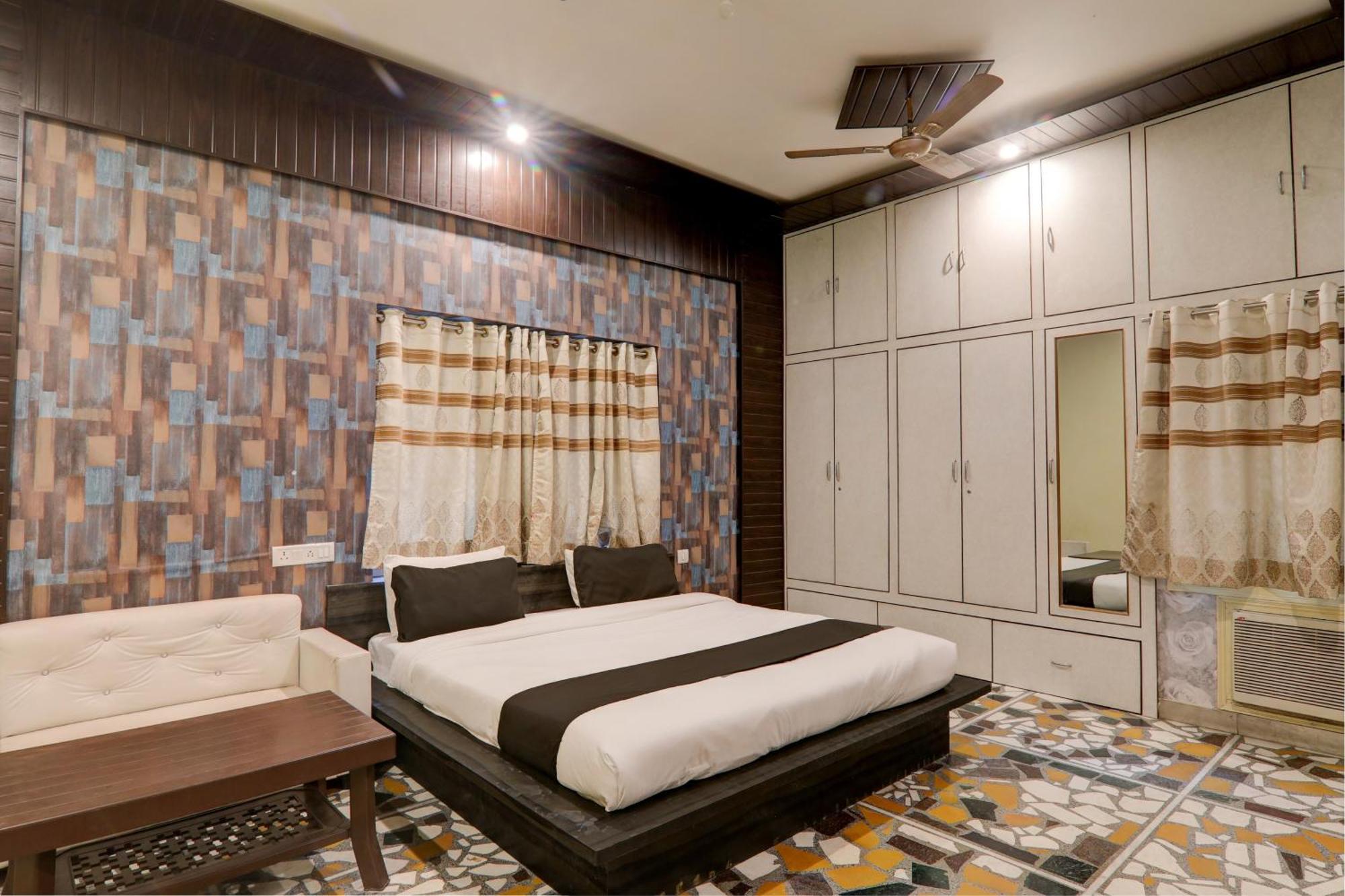 Hotel O Flagship Adbhut Moment Hotel พาราณสี ภายนอก รูปภาพ