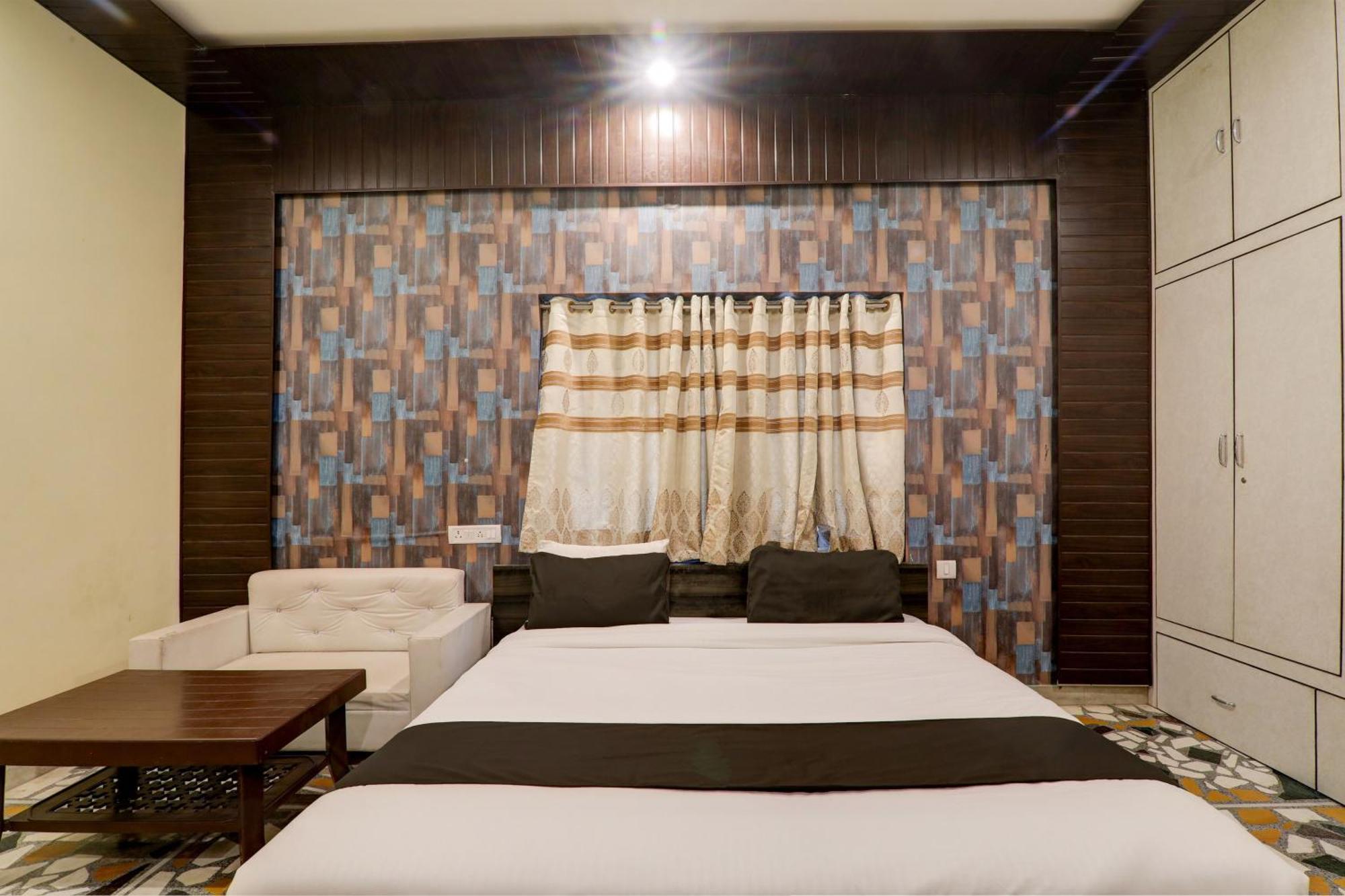 Hotel O Flagship Adbhut Moment Hotel พาราณสี ภายนอก รูปภาพ