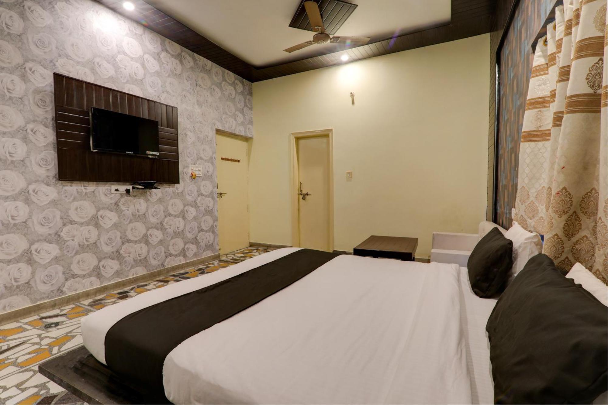 Hotel O Flagship Adbhut Moment Hotel พาราณสี ภายนอก รูปภาพ